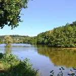 In Port-sainte-foy-pontch בית נופש